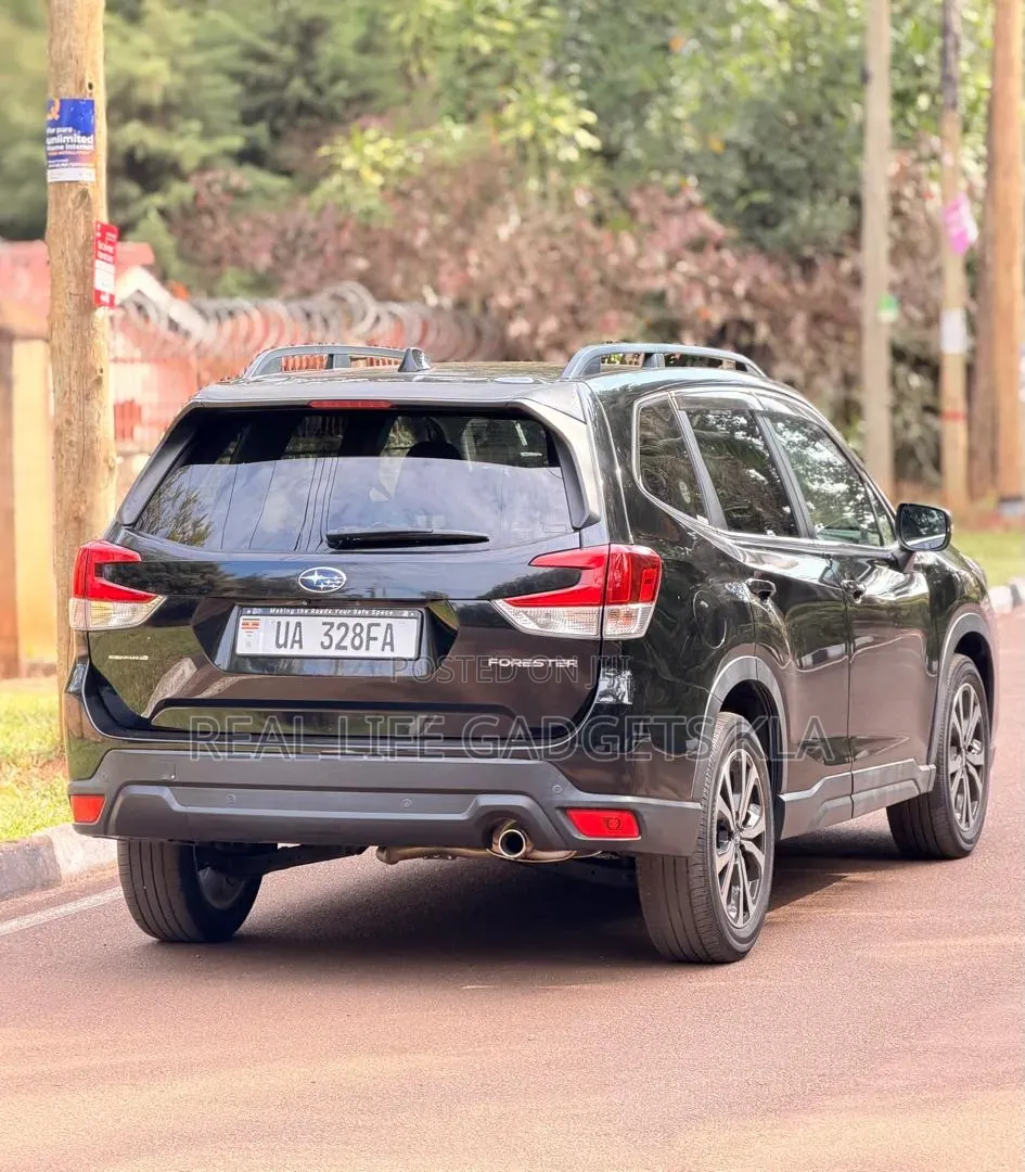 Subaru Forester Premium AWD 2019 Black