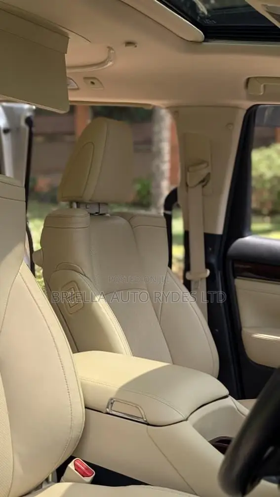 Toyota Alphard 2017 Silver