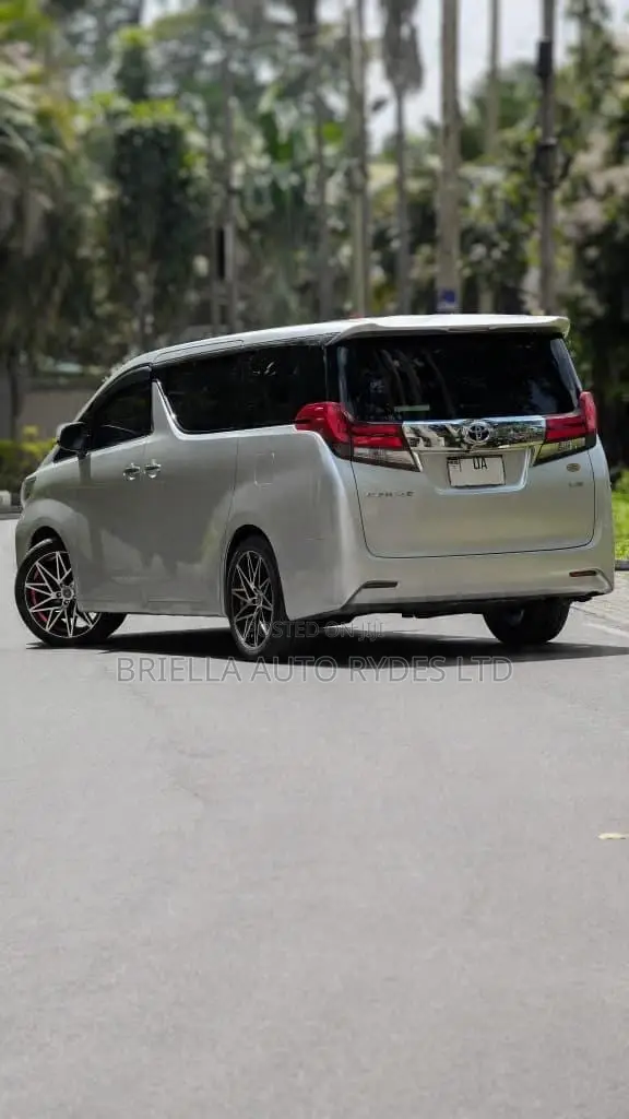 Toyota Alphard 2017 Silver