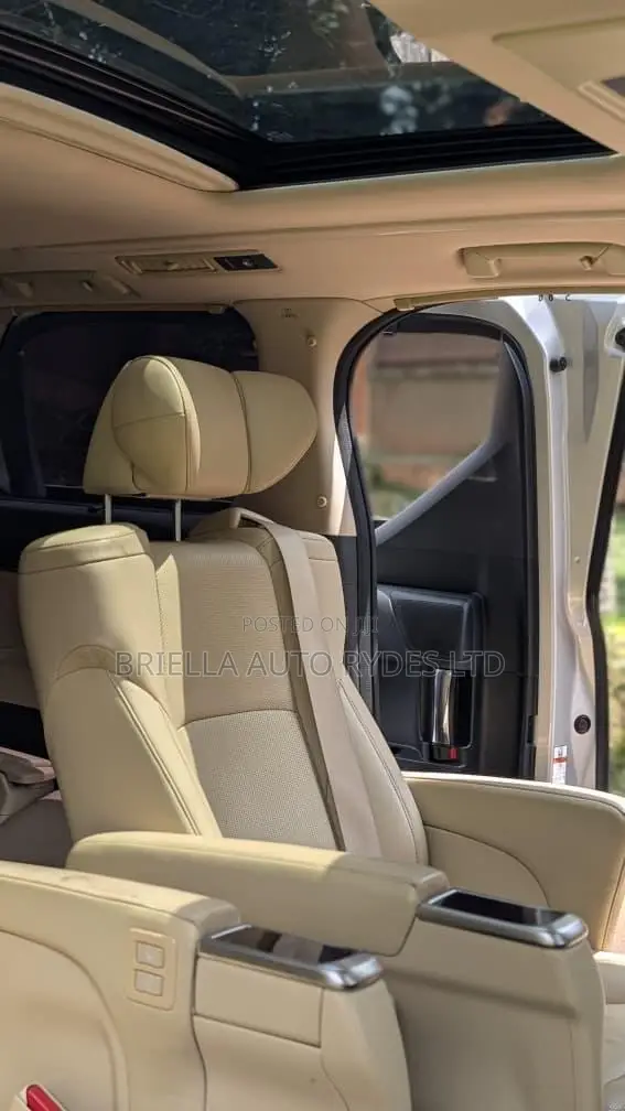 Toyota Alphard 2017 Silver