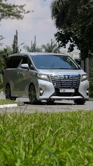 Toyota Alphard 2017 Silver