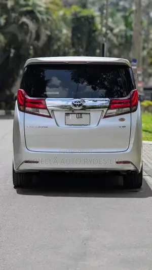 Toyota Alphard 2017 Silver