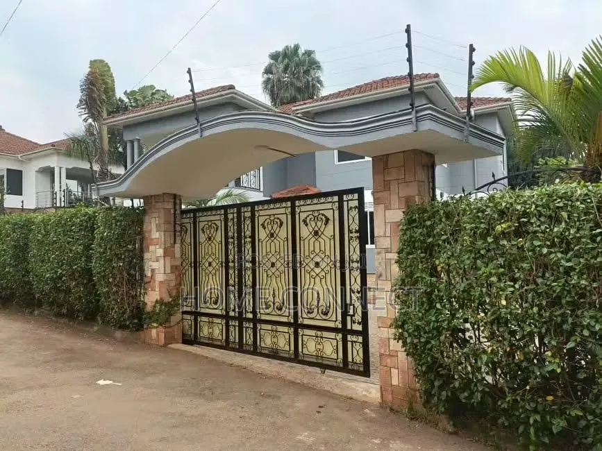 5bdrm Duplex in Luzira Kabalega , Central Division for rent
