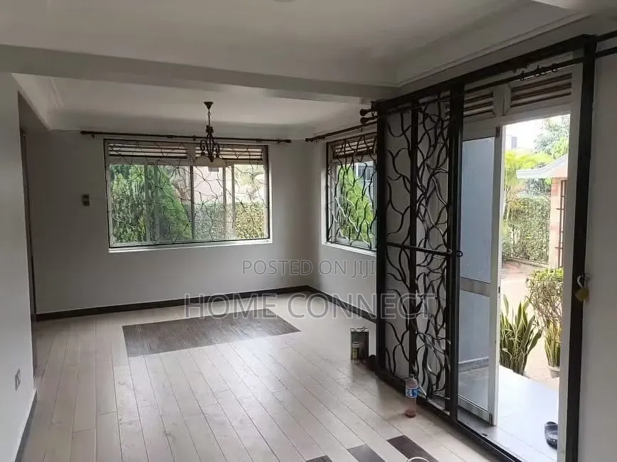 5bdrm Duplex in Luzira Kabalega , Central Division for rent