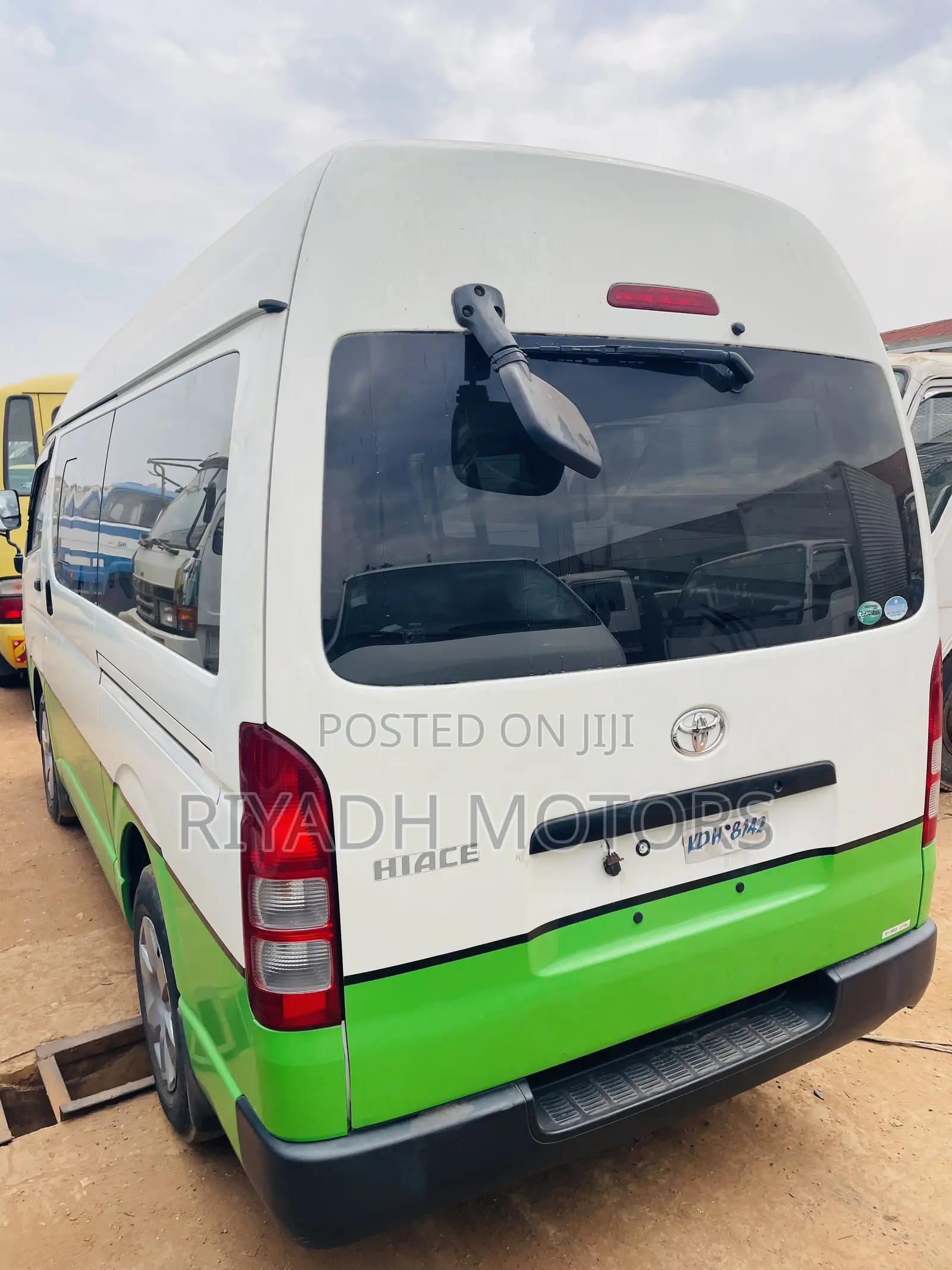 Toyota HiAce 2013 White