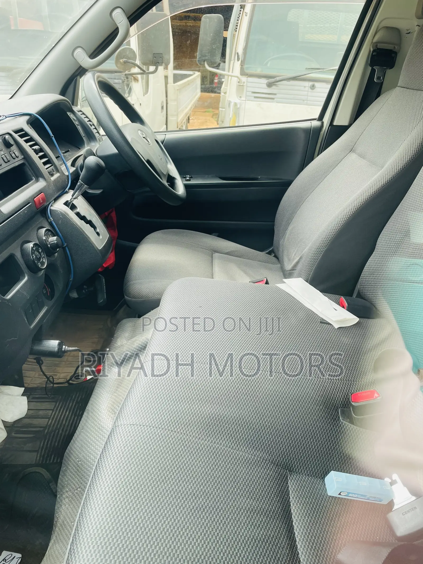 Toyota HiAce 2013 White