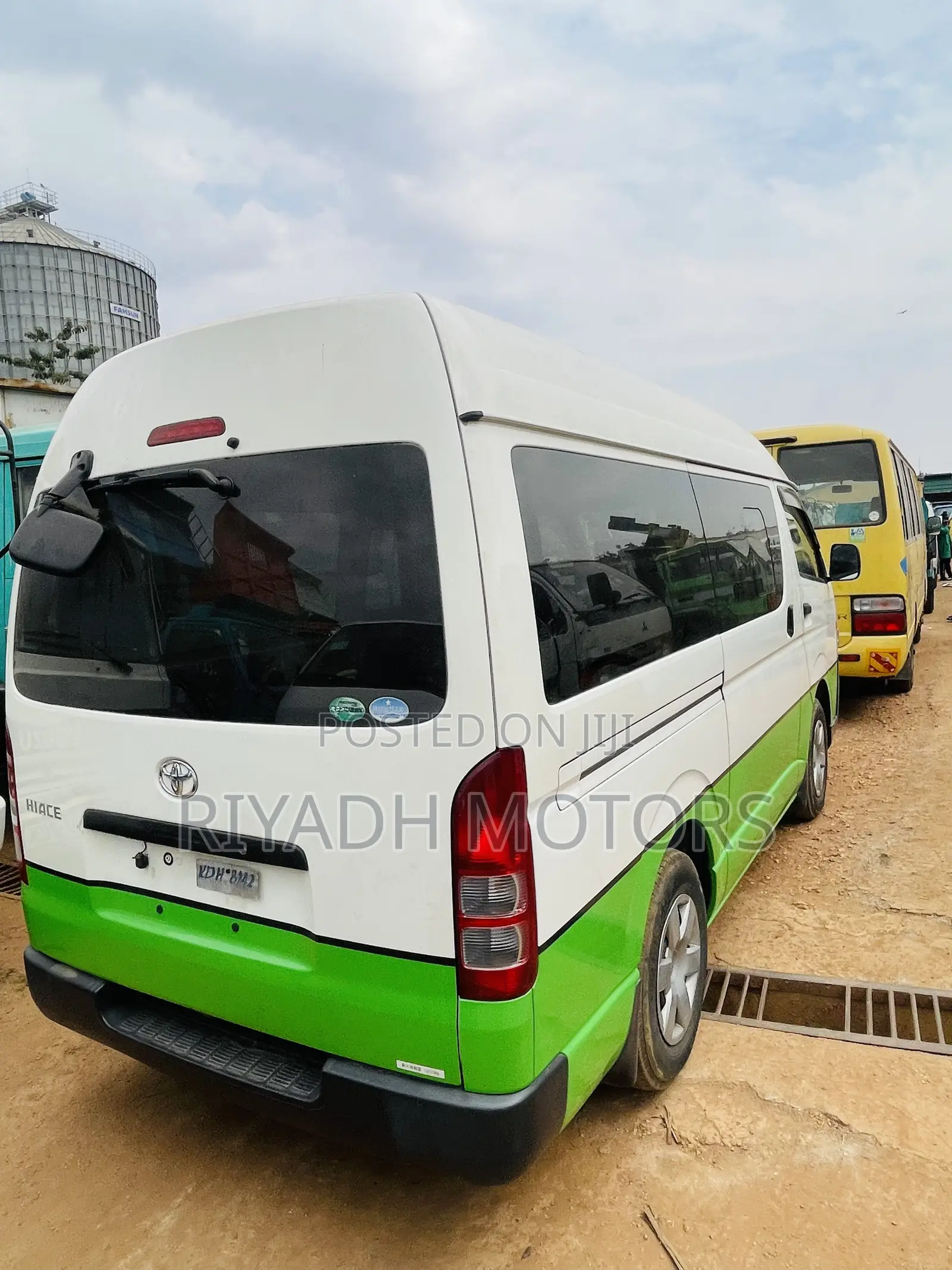 Toyota HiAce 2013 White