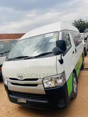 Toyota HiAce 2013 White