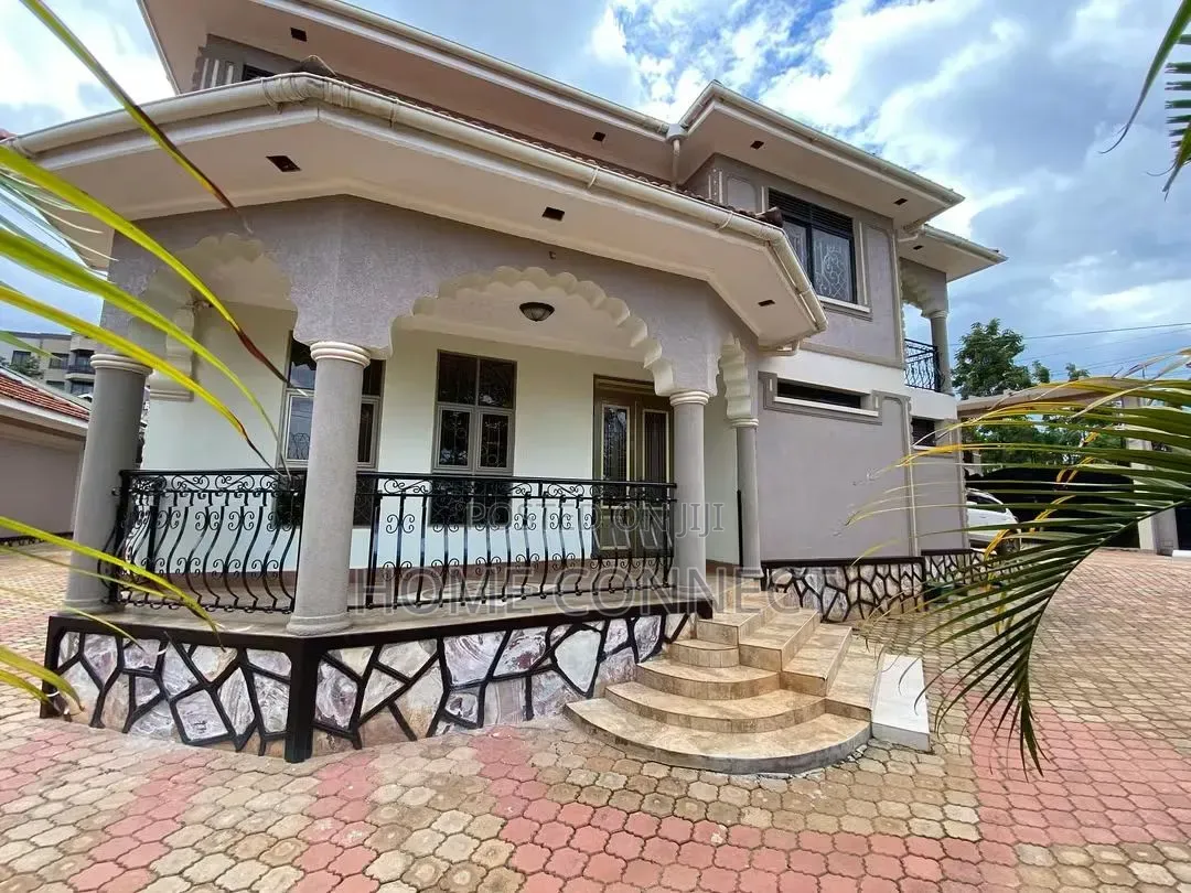 5bdrm Duplex in Mutungo Hill, Central Division for rent