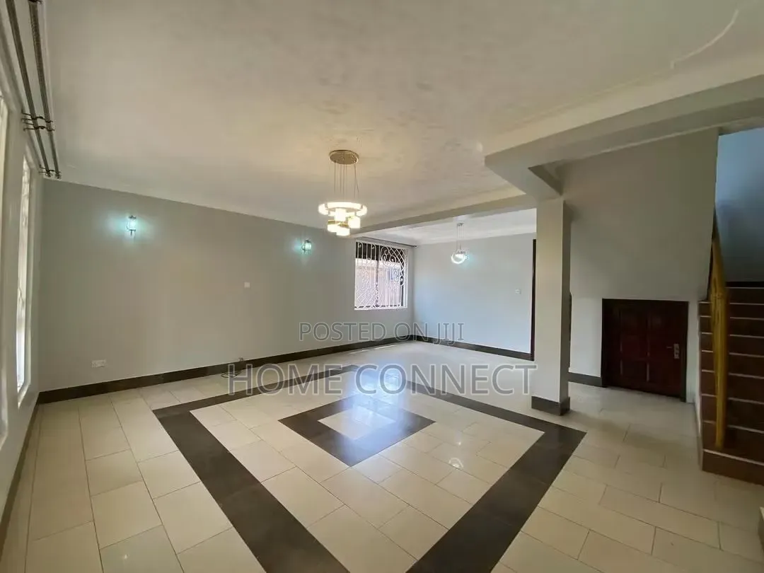 5bdrm Duplex in Mutungo Hill, Central Division for rent