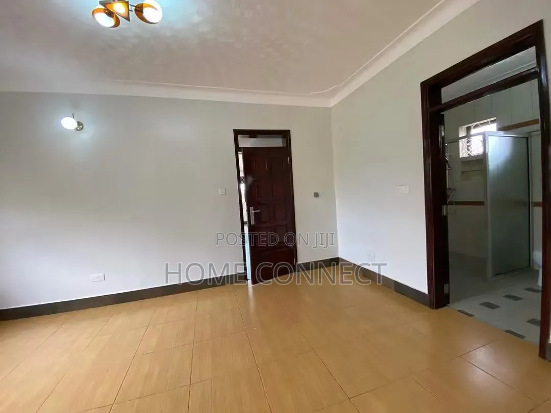 5bdrm Duplex in Mutungo Hill, Central Division for rent