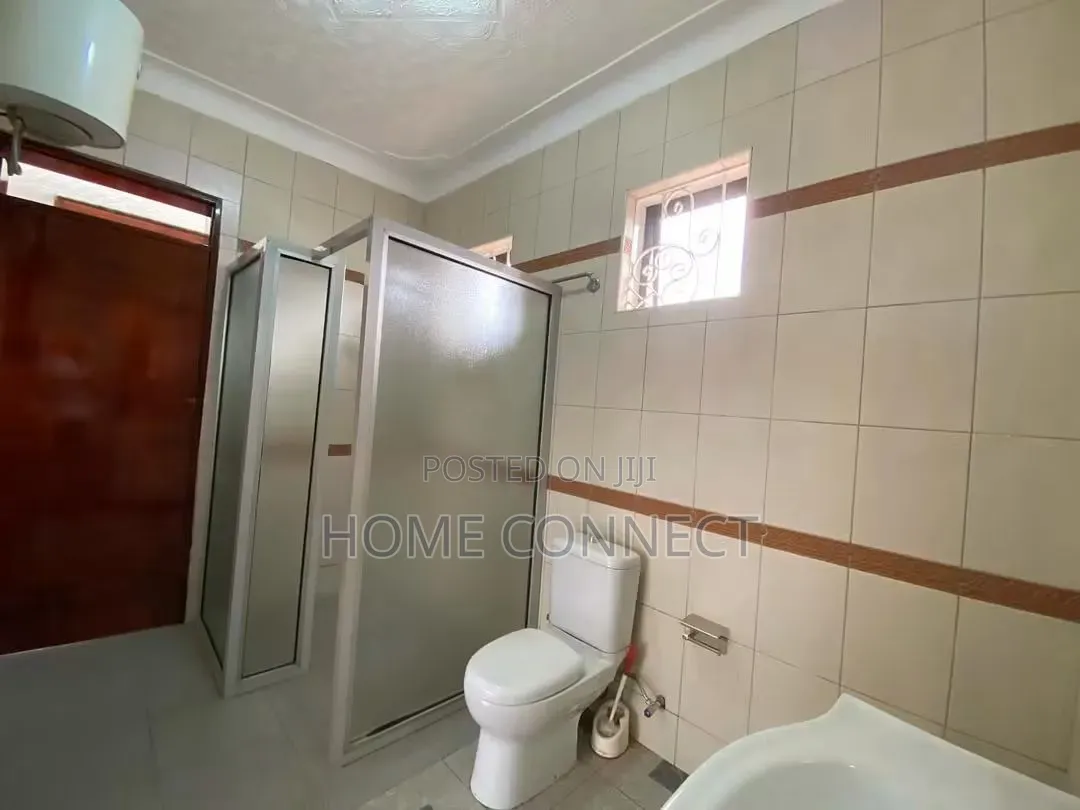 5bdrm Duplex in Mutungo Hill, Central Division for rent