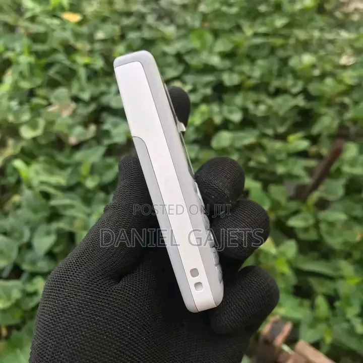 New Nokia 1110i Silver