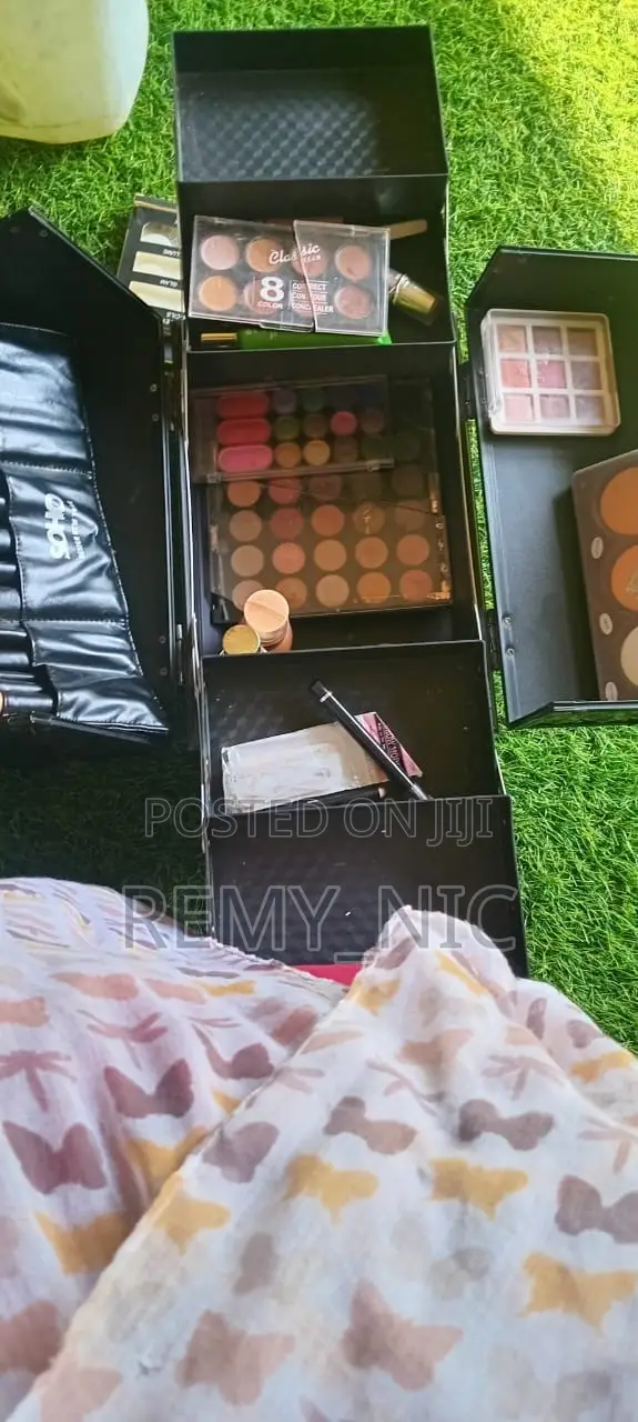 Make Up Kit