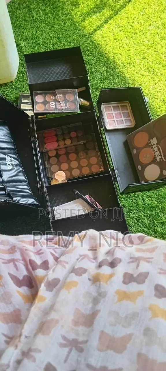 Make Up Kit