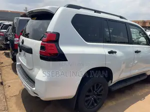 Toyota Land Cruiser Prado 2023 White