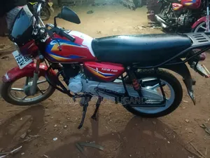 Bajaj CT 125X 2023 Red