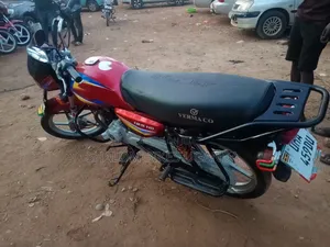 Bajaj CT 125X 2025 Red