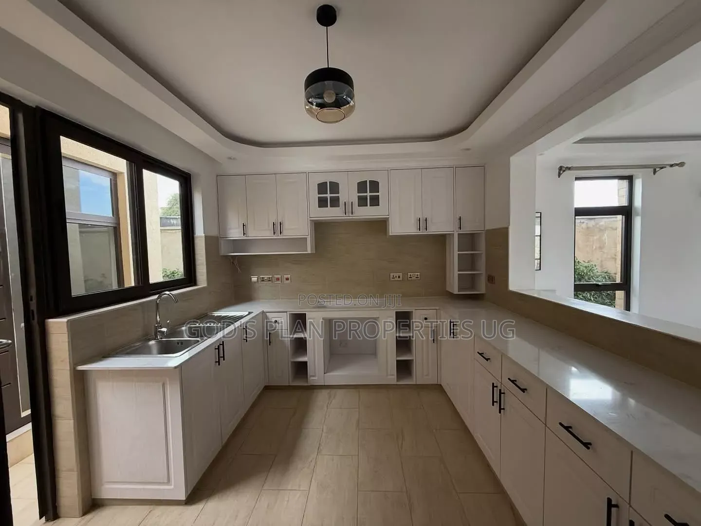 3bdrm Block of Flats in Bugolobi Estate, Central Division for rent