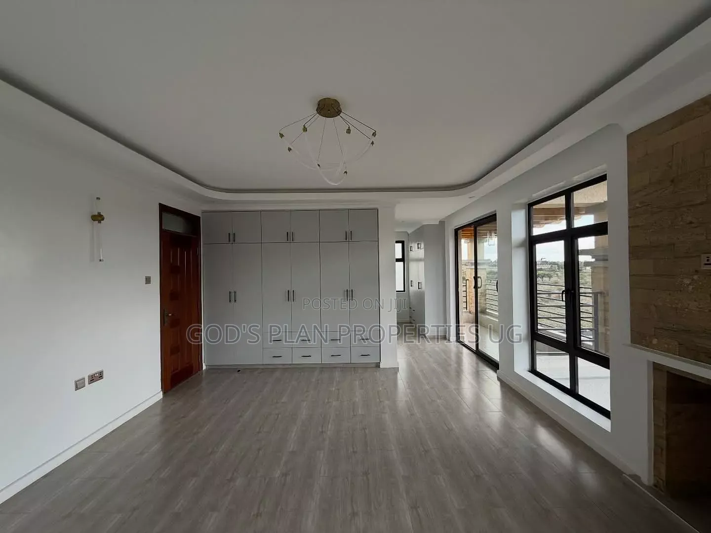 3bdrm Block of Flats in Bugolobi Estate, Central Division for rent