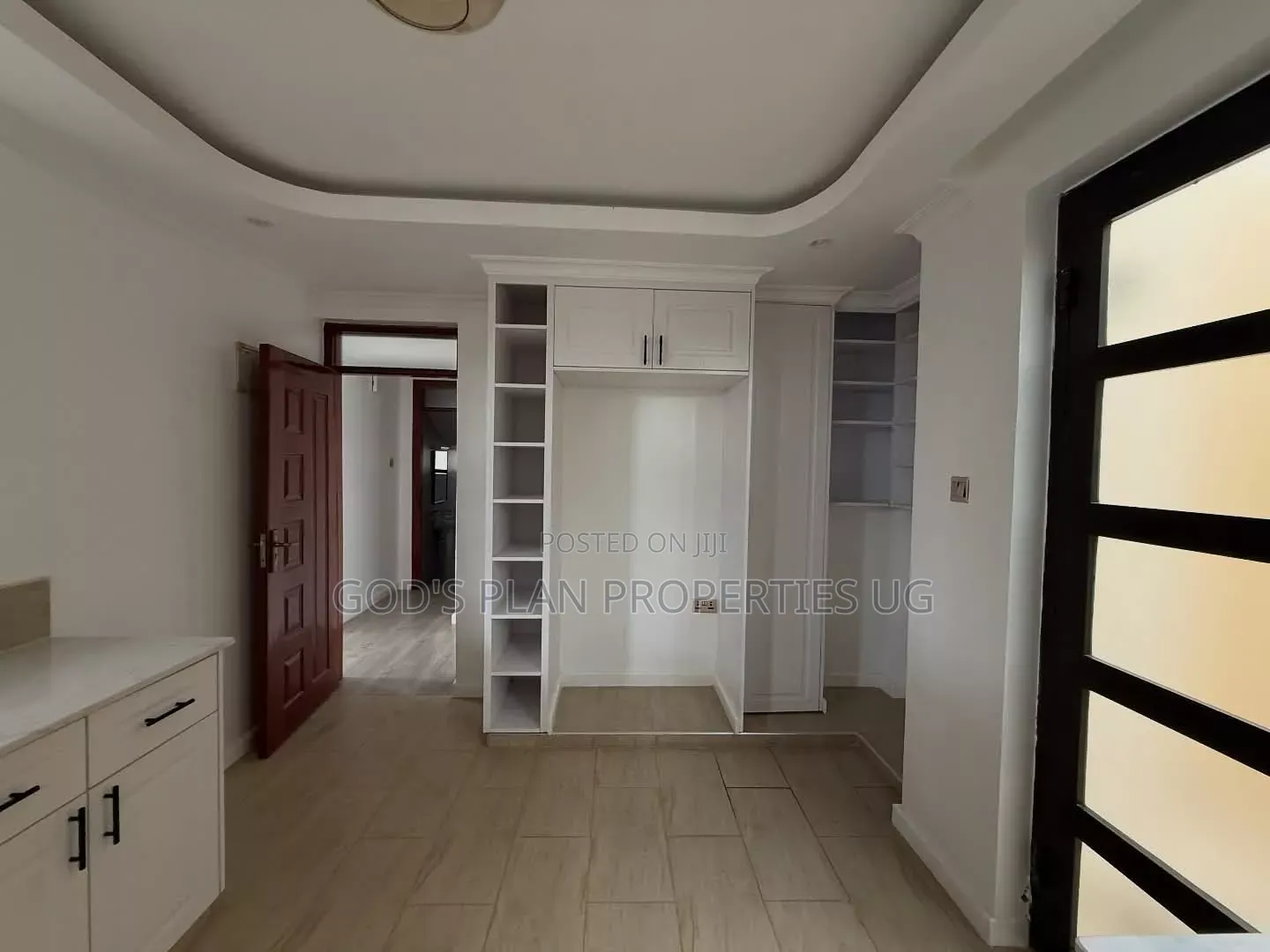 3bdrm Block of Flats in Bugolobi Estate, Central Division for rent