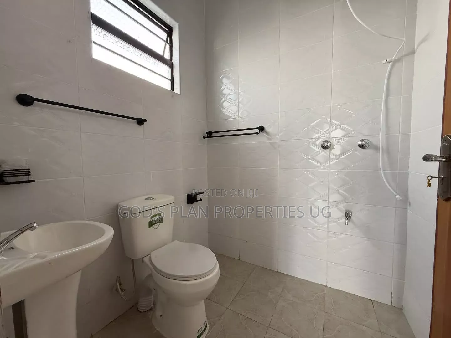 3bdrm Block of Flats in Bugolobi Estate, Central Division for rent
