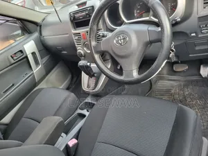 Toyota Rush 1.5 AWD 2011 Silver