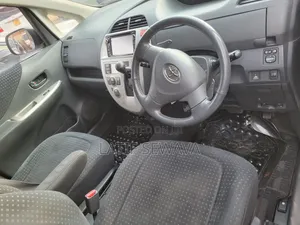 Toyota Ractis 1.5 AWD 2010 Silver