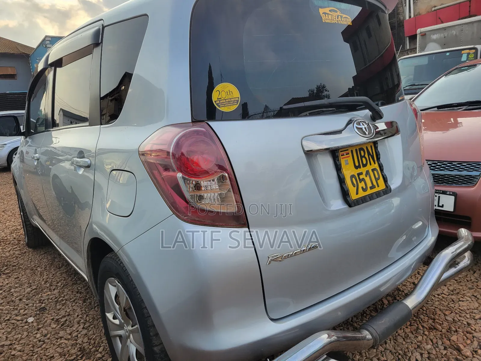Toyota Ractis 1.5 AWD 2010 Silver