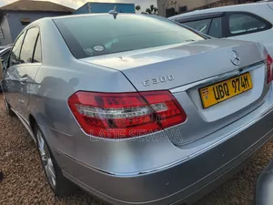Mercedes-Benz E300 2011 Silver