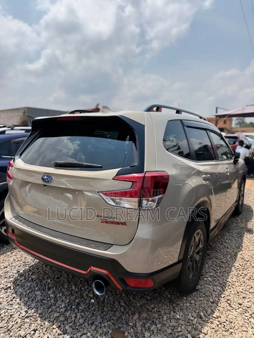 Subaru Forester Premium AWD 2020 Beige
