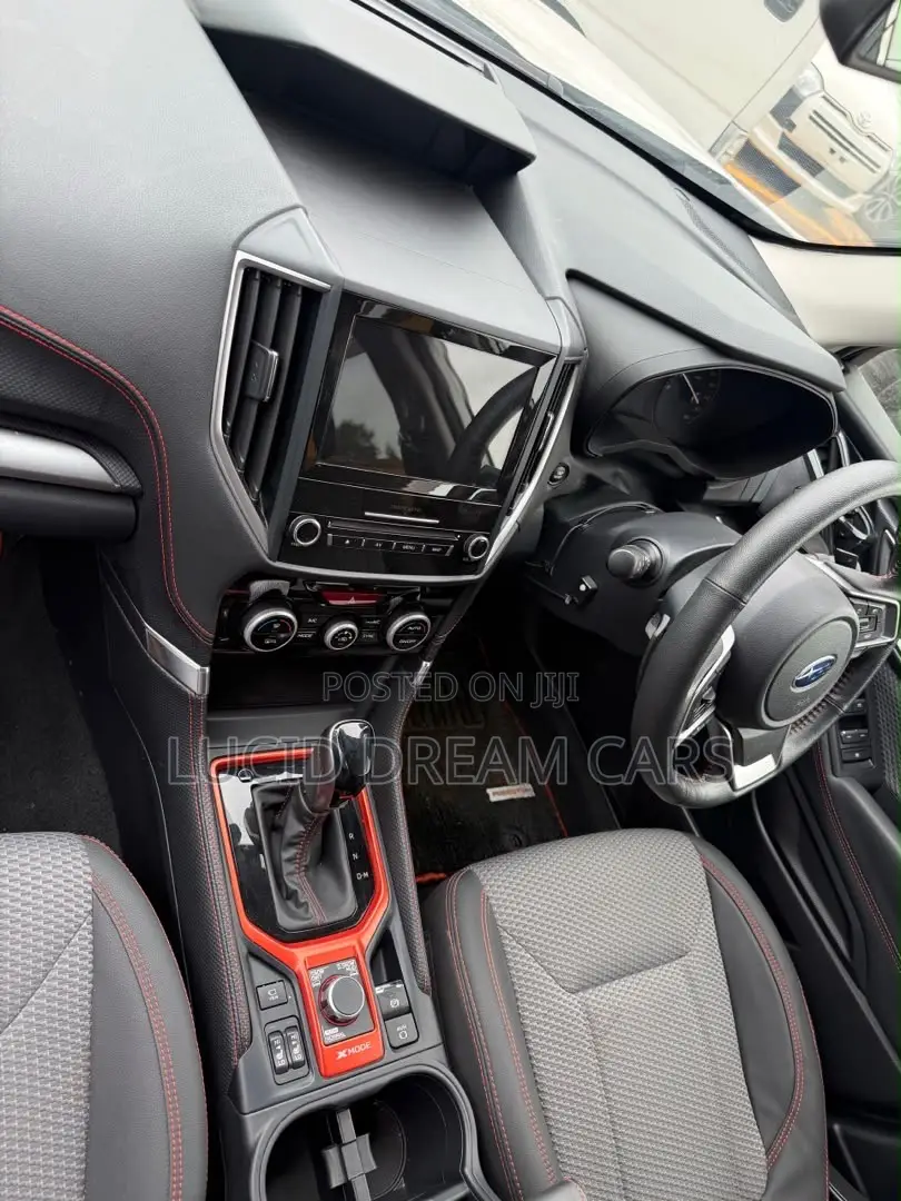 Subaru Forester Premium AWD 2020 Beige