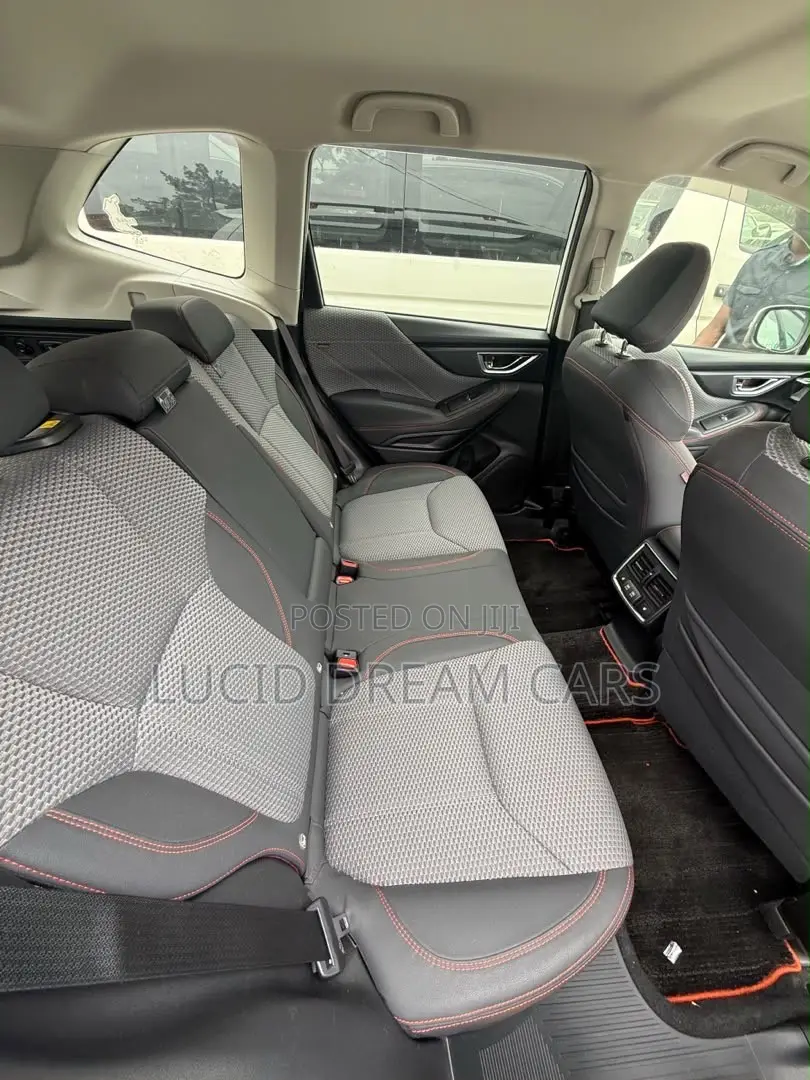 Subaru Forester Premium AWD 2020 Beige