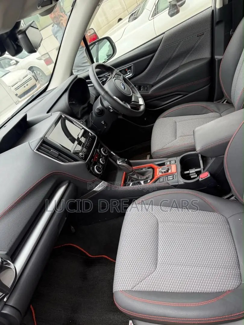Subaru Forester Premium AWD 2020 Beige