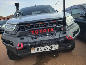 Toyota Hilux Revo Double Cab Deisel 2.8 AWD 2017 Silver