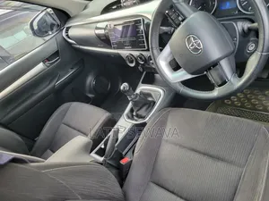 Toyota Hilux Revo Double Cab Deisel 2.8 AWD 2017 Silver