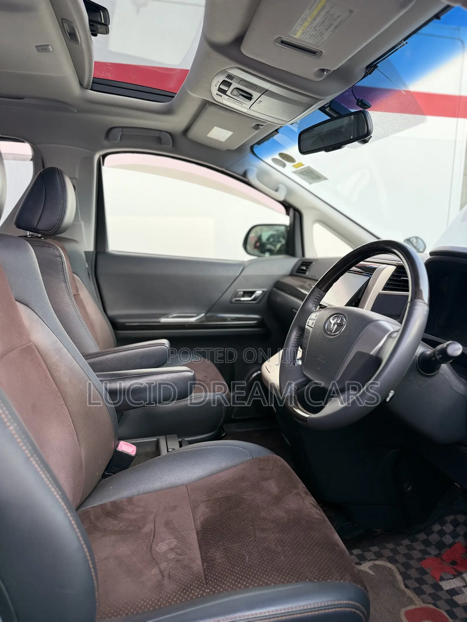 Toyota Alphard 2.4 Petrol AWD 2014 White
