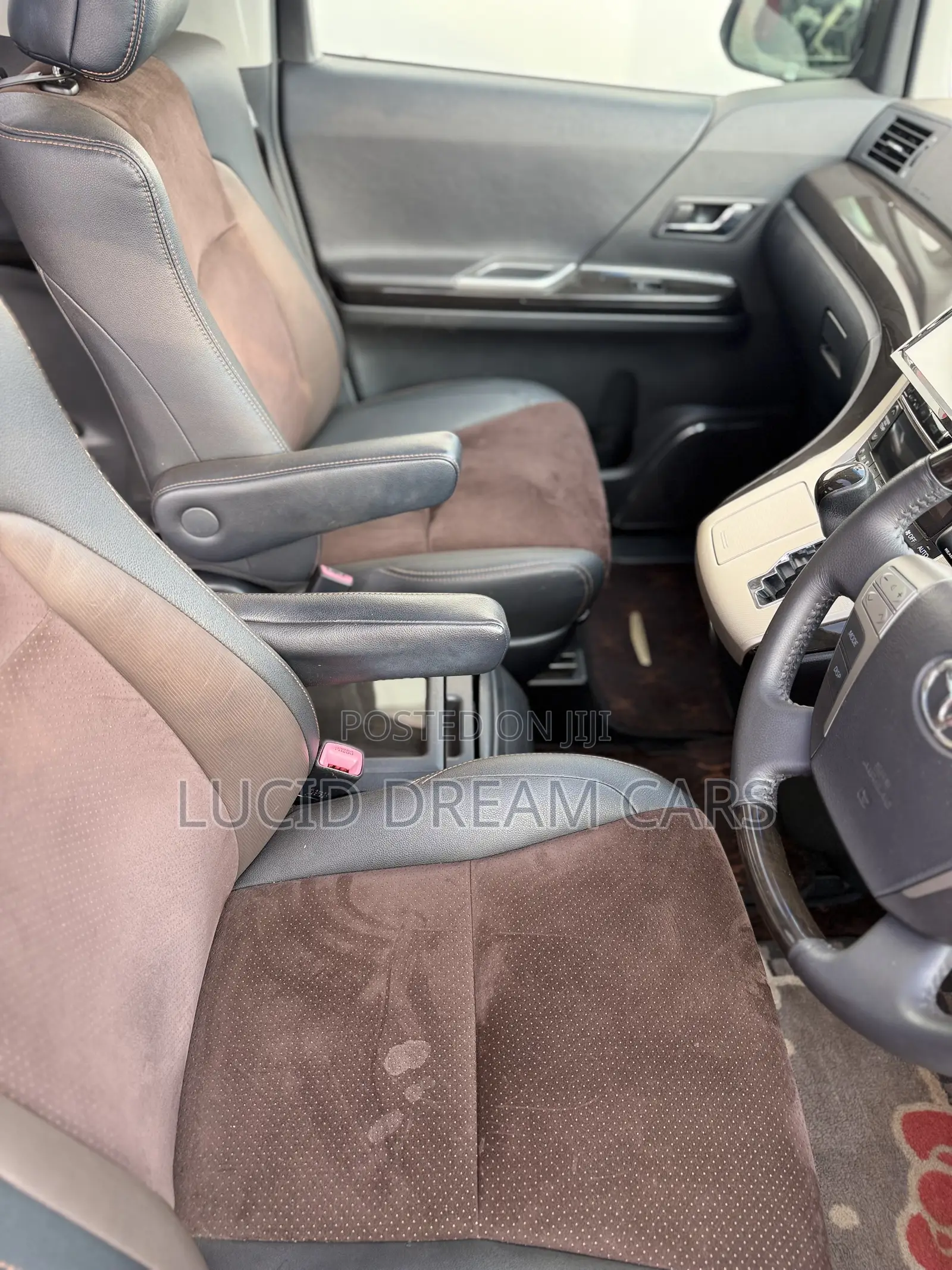 Toyota Alphard 2.4 Petrol AWD 2014 White