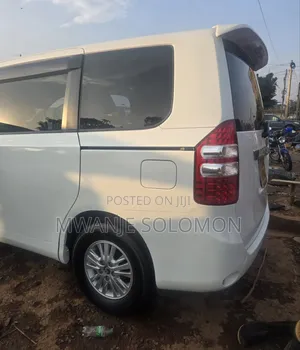 Toyota Noah 2012 White