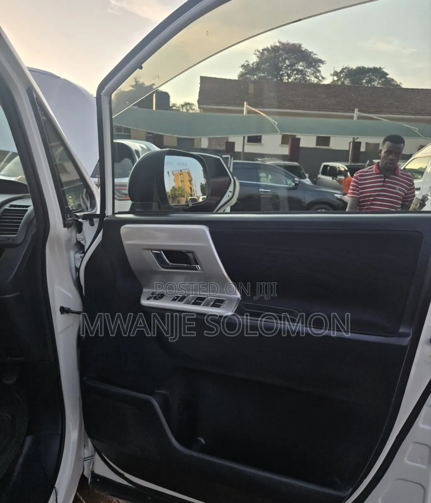 Toyota Noah 2012 White