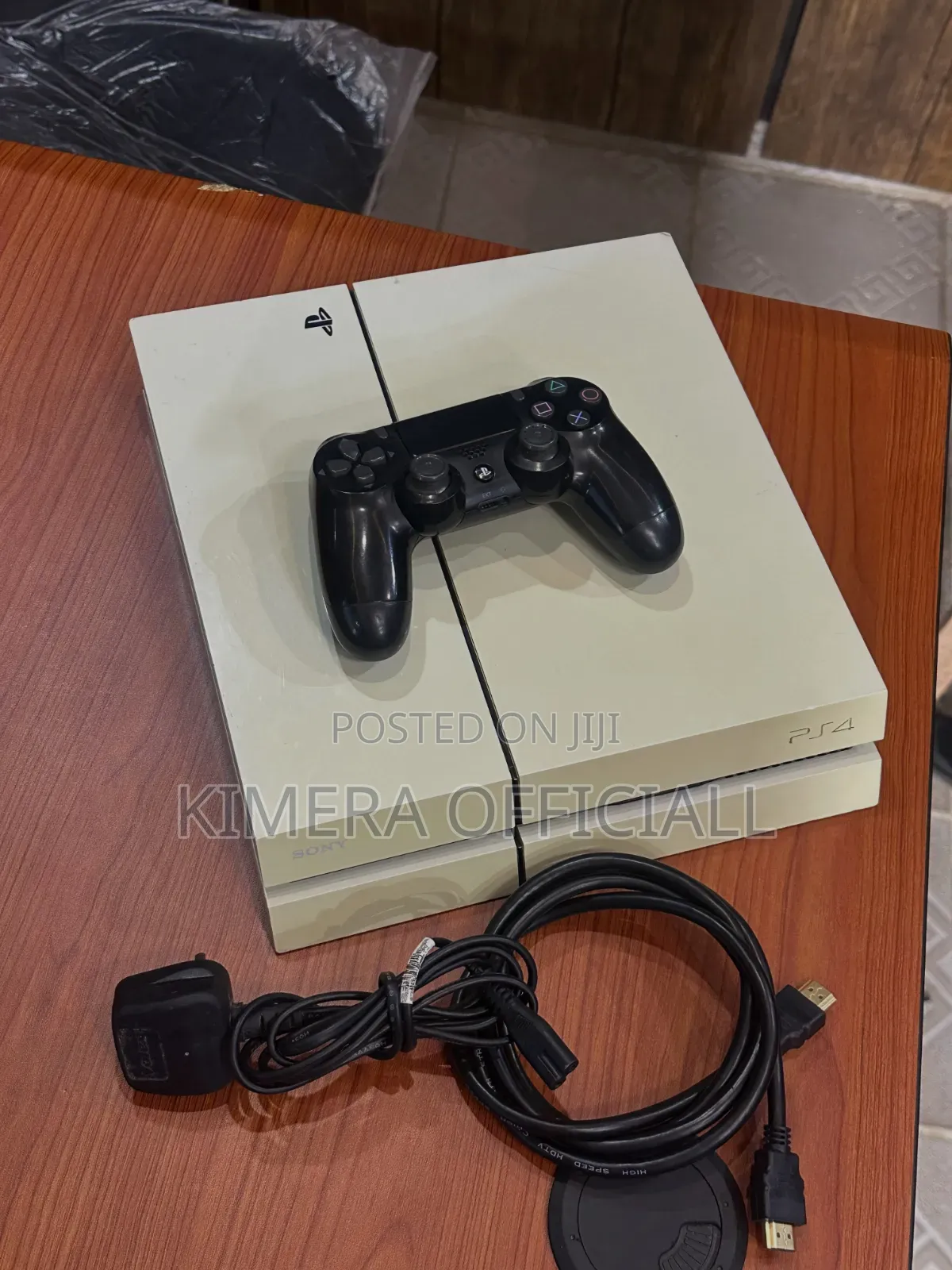 Playstation 4 Fat | Mint Used With 12 Games and 2 Pads