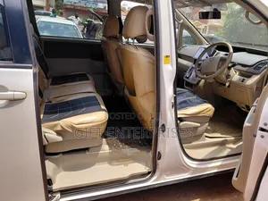Toyota Noah 2010 Pearl