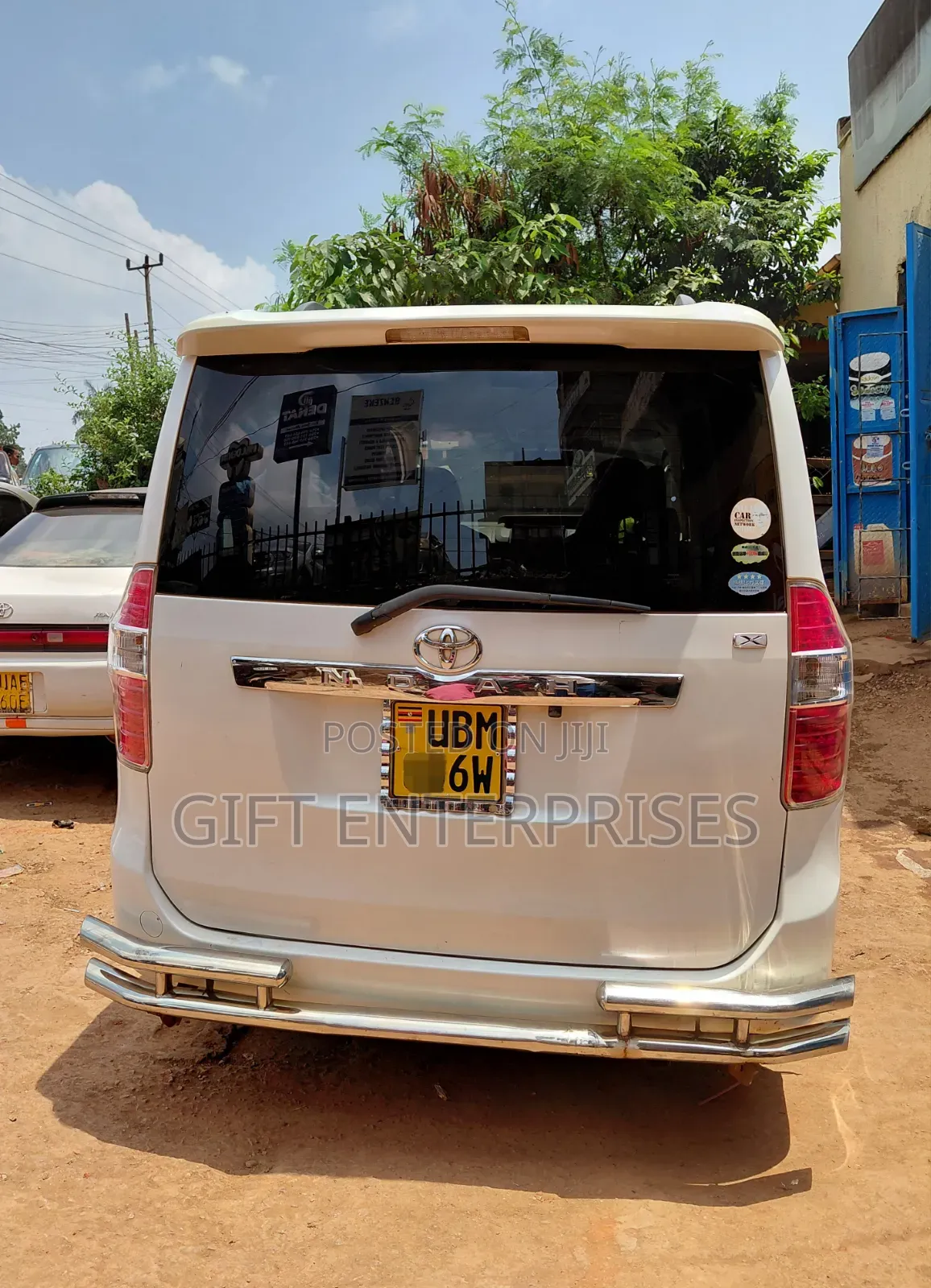 Toyota Noah 2010 Pearl