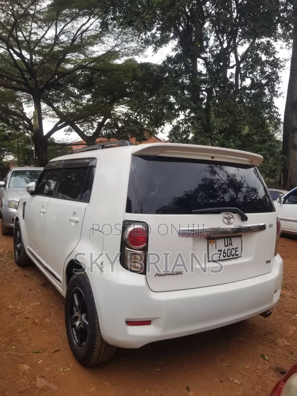 Toyota Corolla Rumion 2009 White
