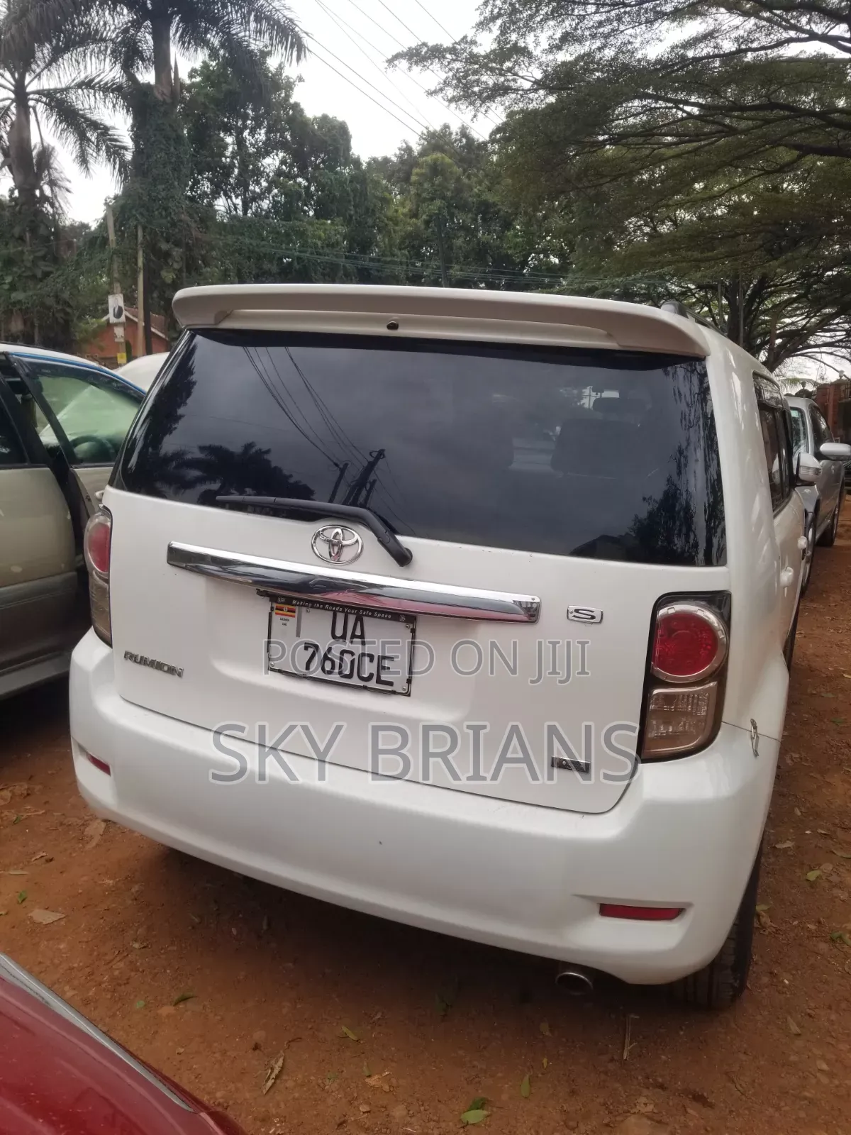 Toyota Corolla Rumion 2009 White