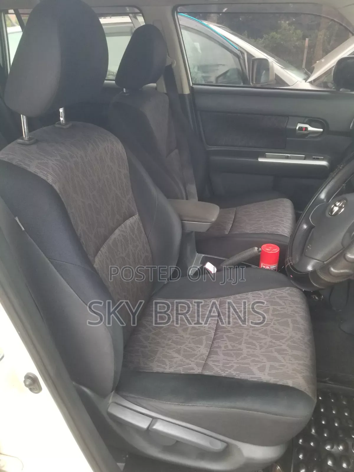 Toyota Corolla Rumion 2009 White