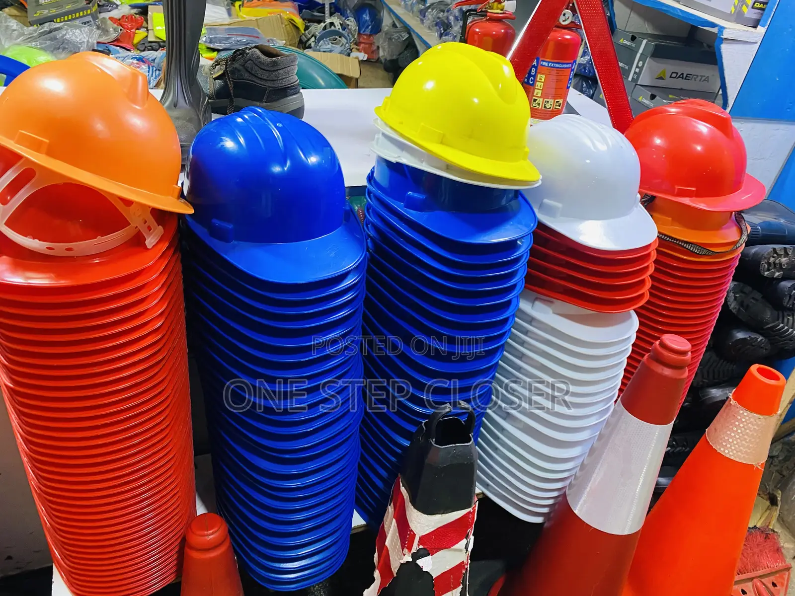 Saftey Heavy Duty Helmets for Construction Sites and Factories