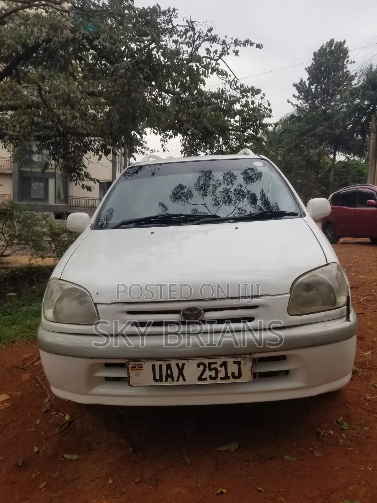 Toyota Raum 2000 White