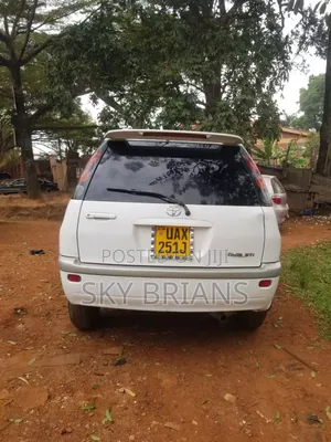 Toyota Raum 2000 White