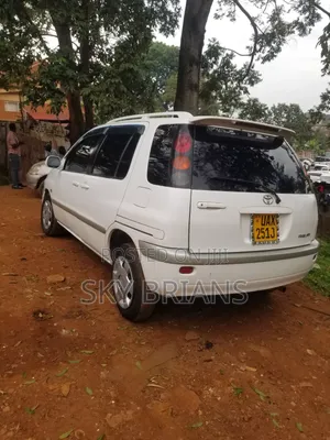 Toyota Raum 2000 White